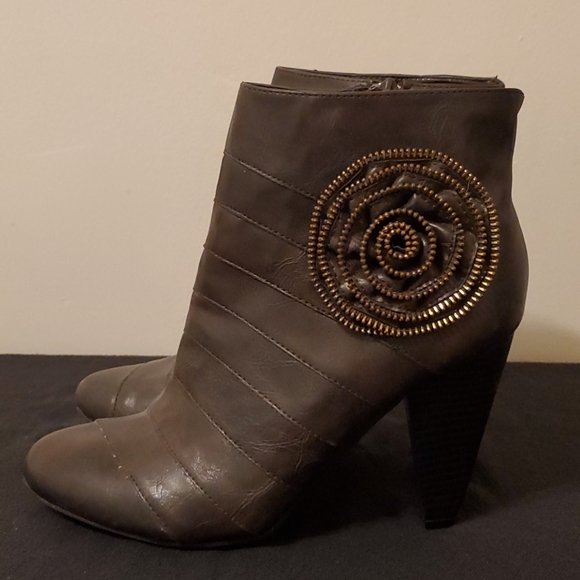 Brown Heel Ankle Boots with spiral on side - Picture 2 of 5